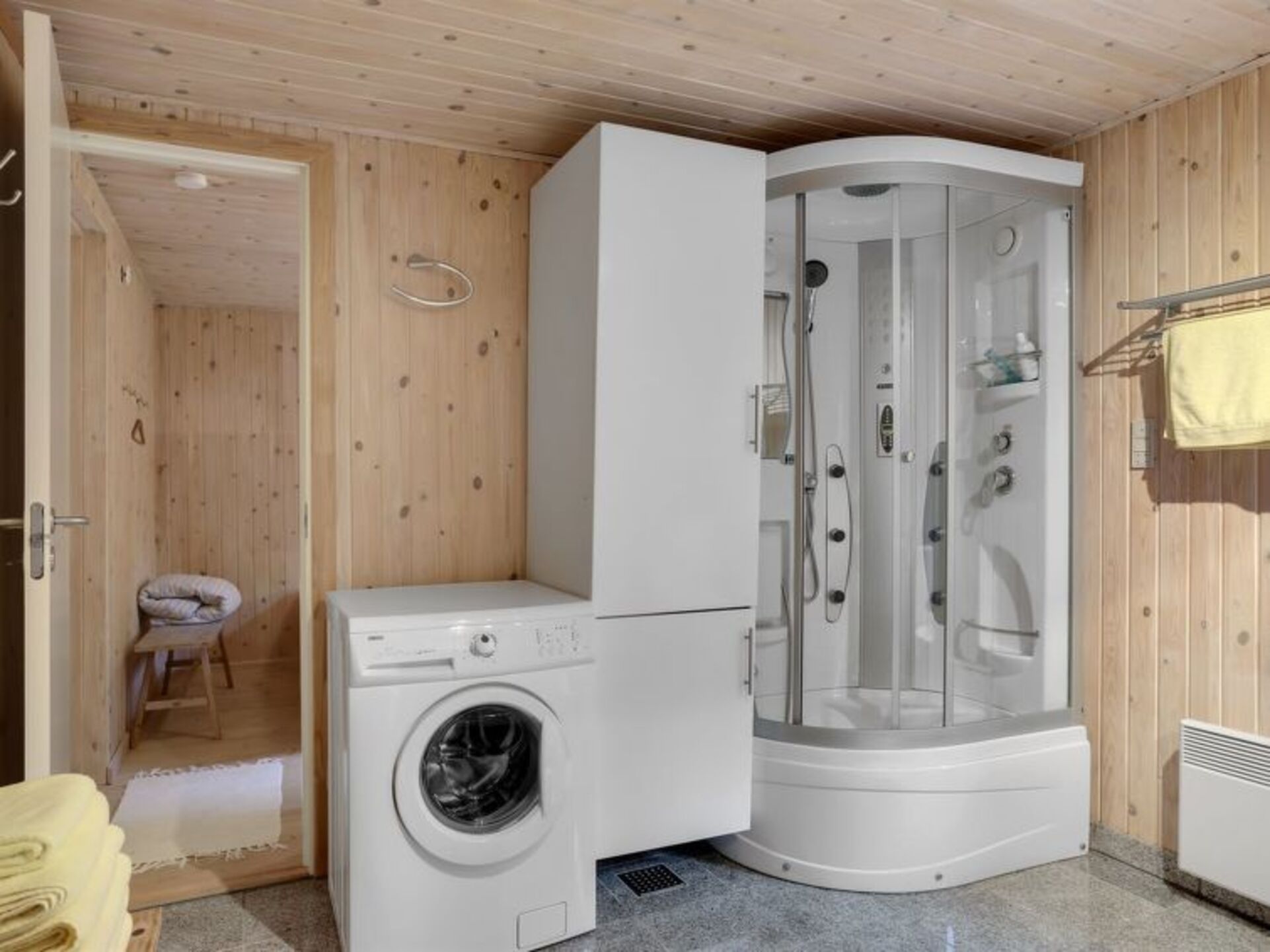 Bathroom / Wellness