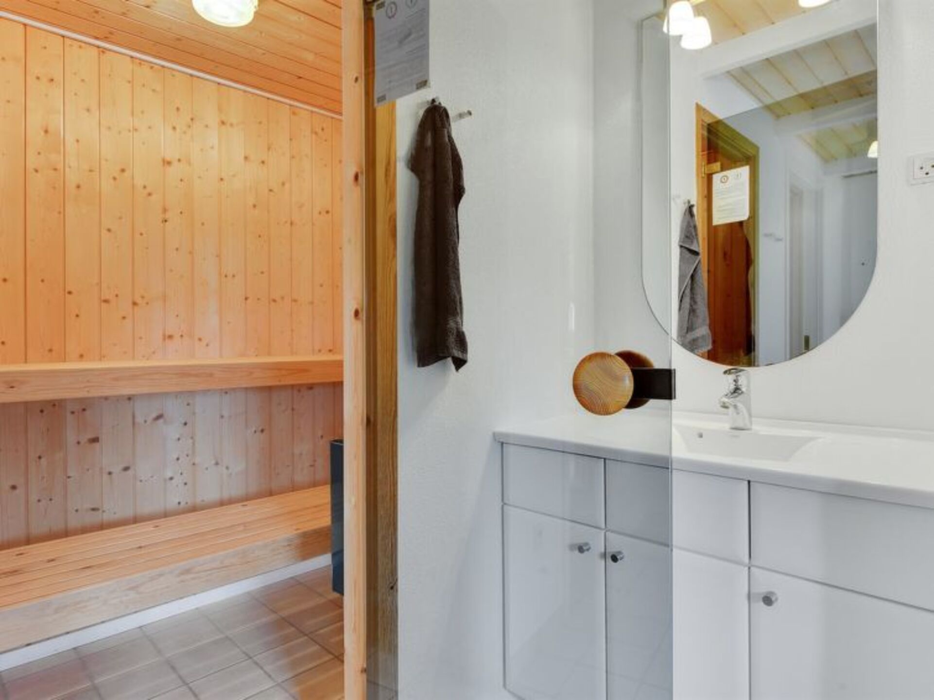 Bathroom / Wellness