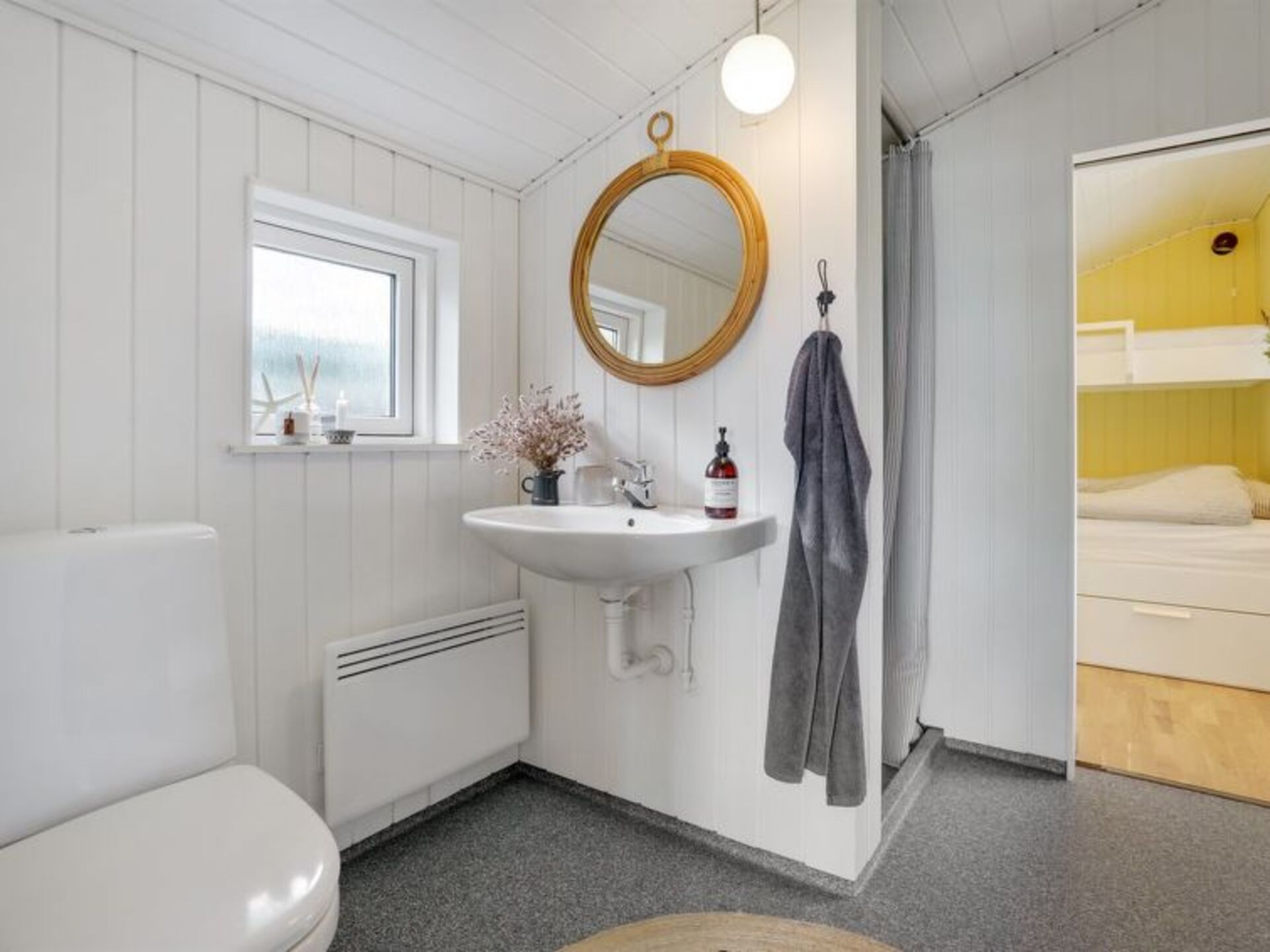 Bathroom / Wellness