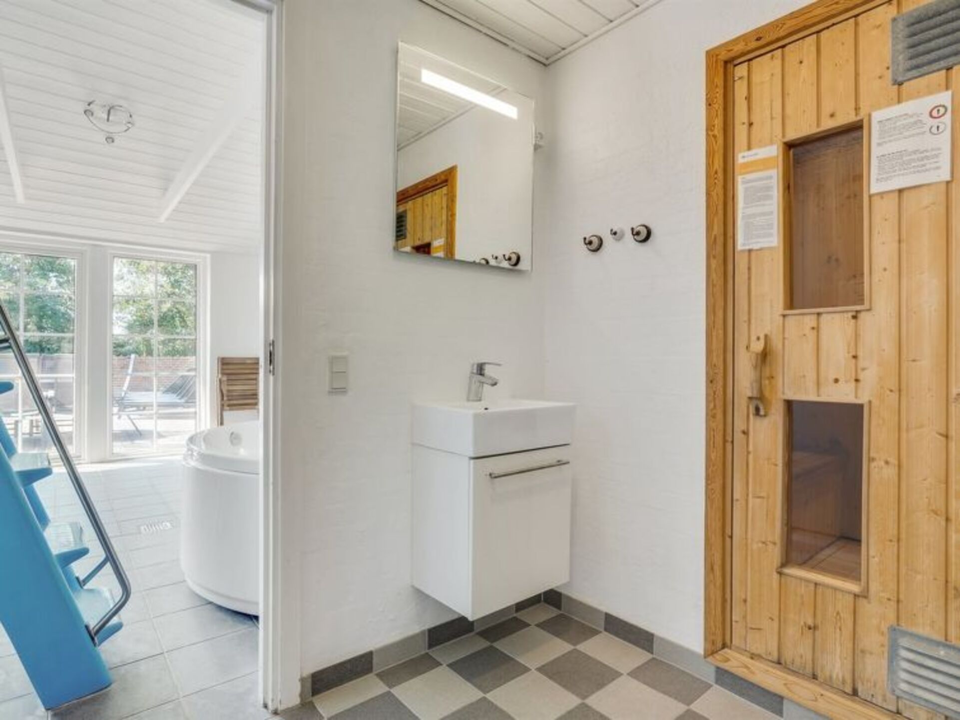 Bathroom / Wellness