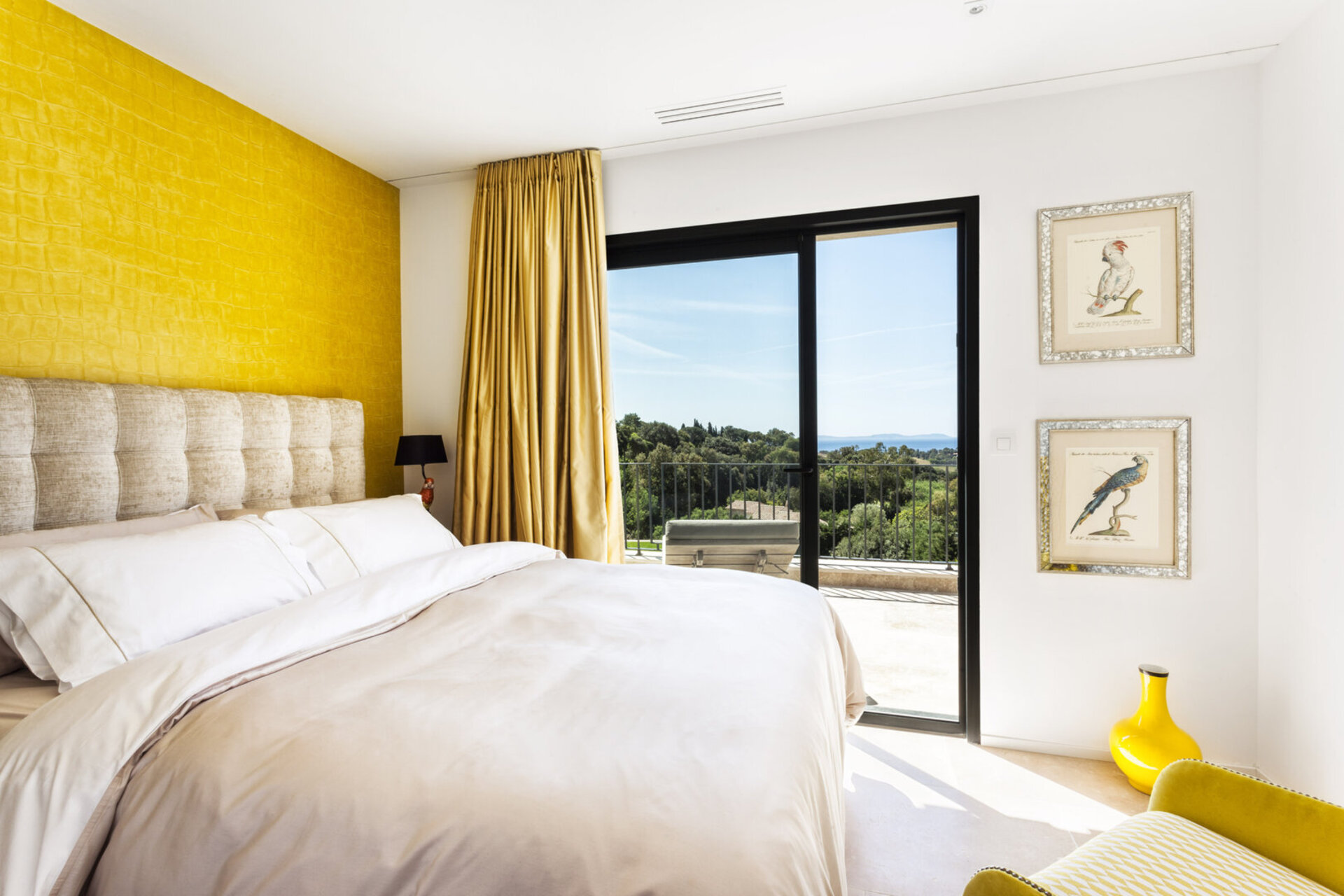 Seaside Bliss: Villa Colibri's Luxe Escape