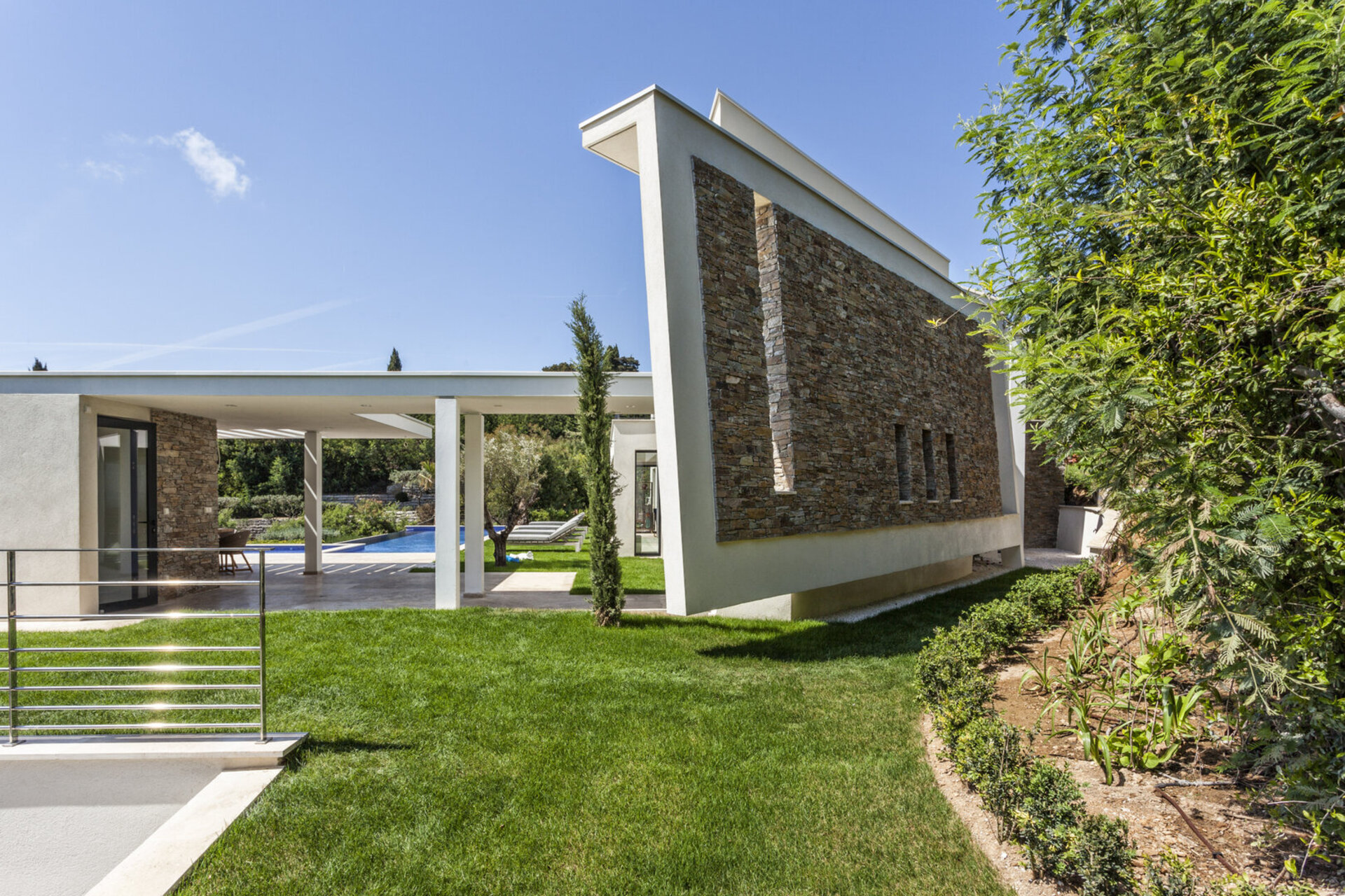 Seaside Bliss: Villa Colibri's Luxe Escape