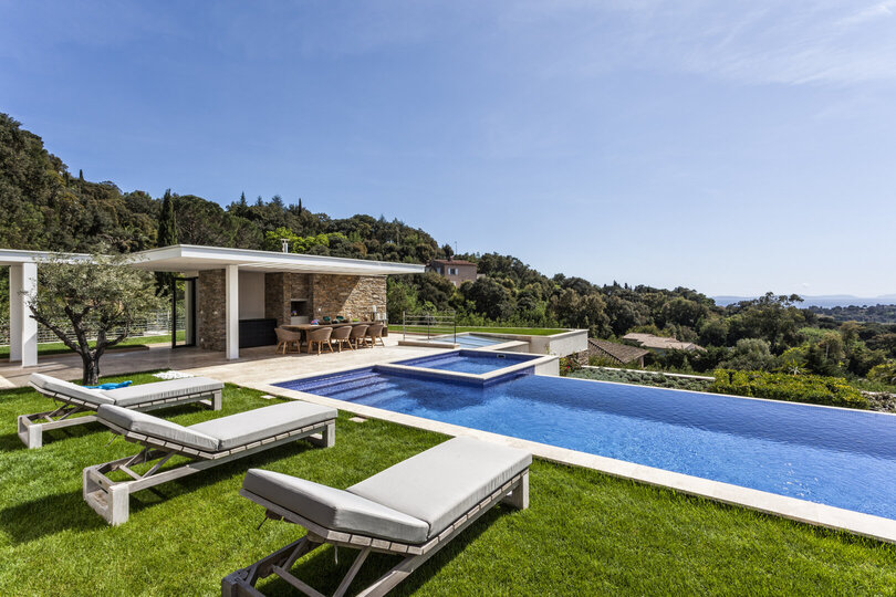 Seaside Bliss: Villa Colibri's Luxe Escape