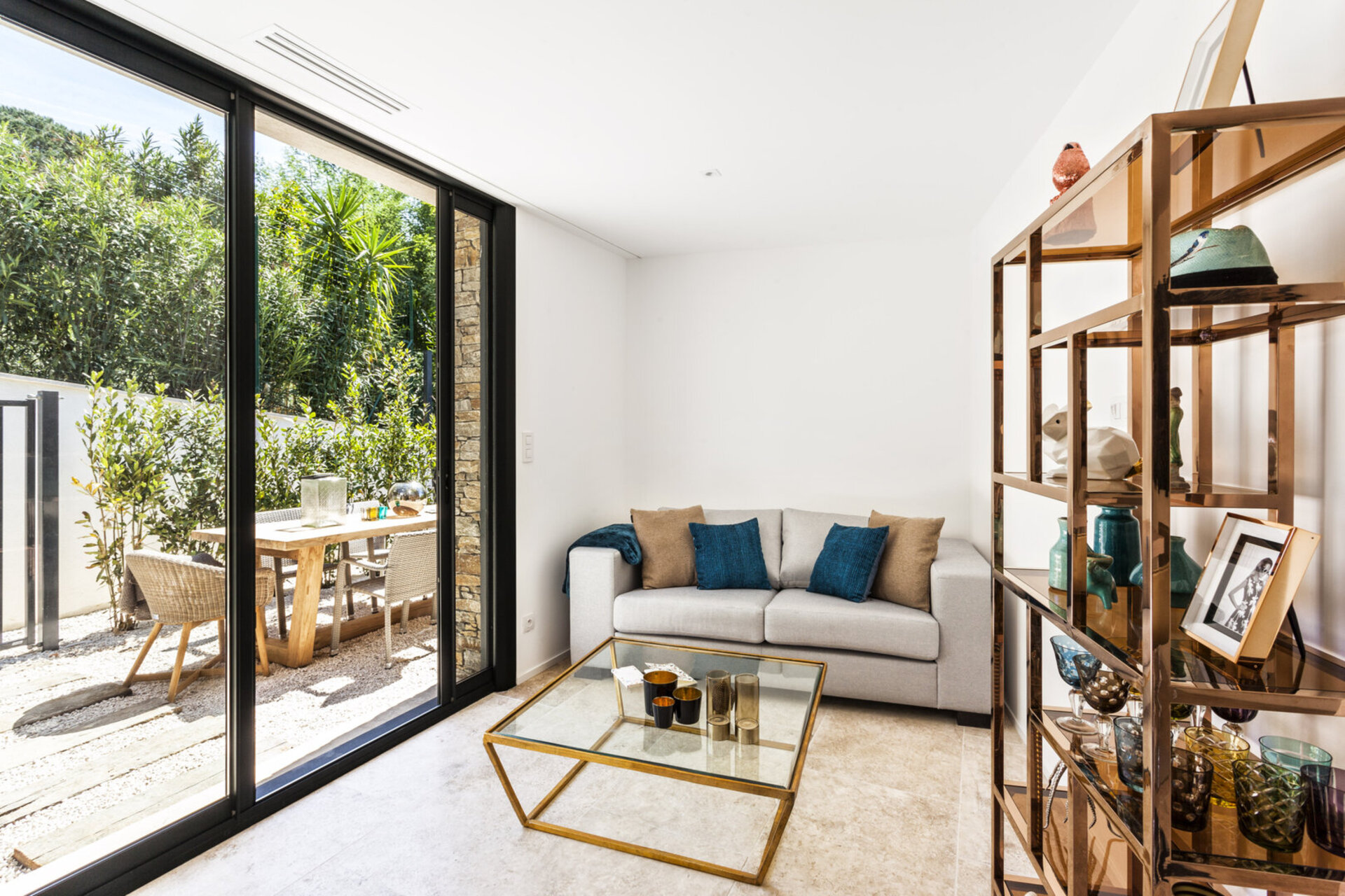 Seaside Bliss: Villa Colibri's Luxe Escape
