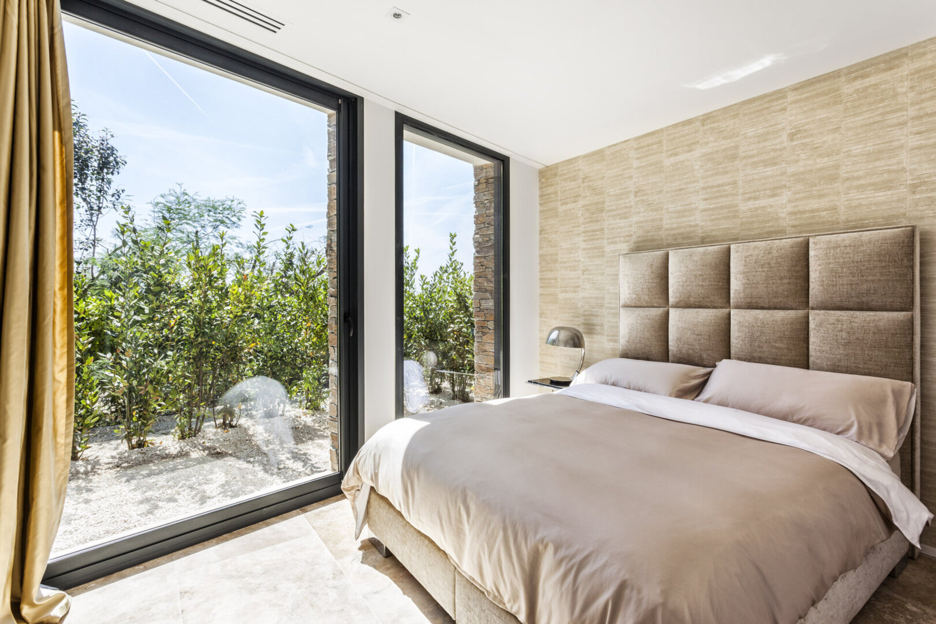 Seaside Bliss: Villa Colibri's Luxe Escape