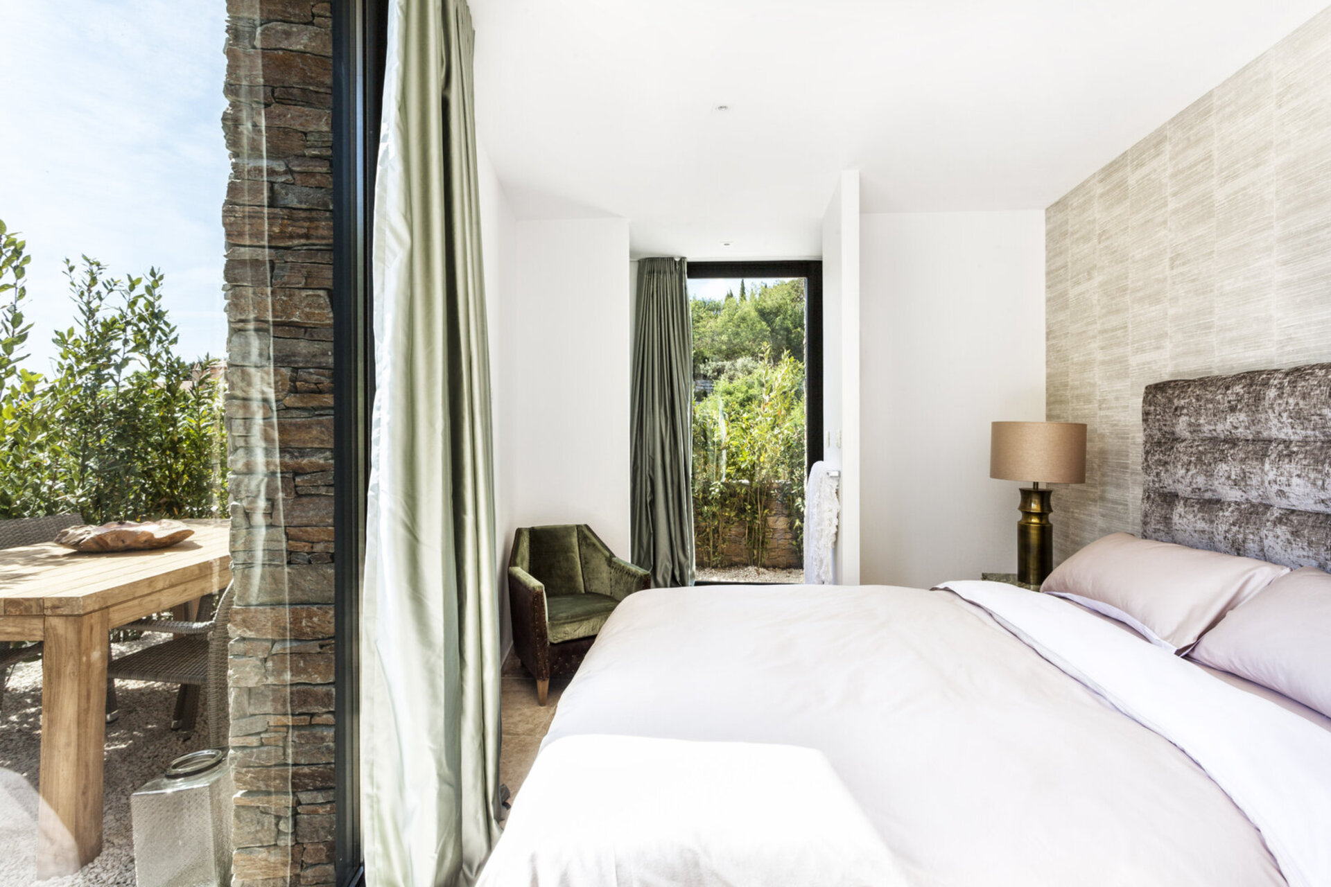 Seaside Bliss: Villa Colibri's Luxe Escape