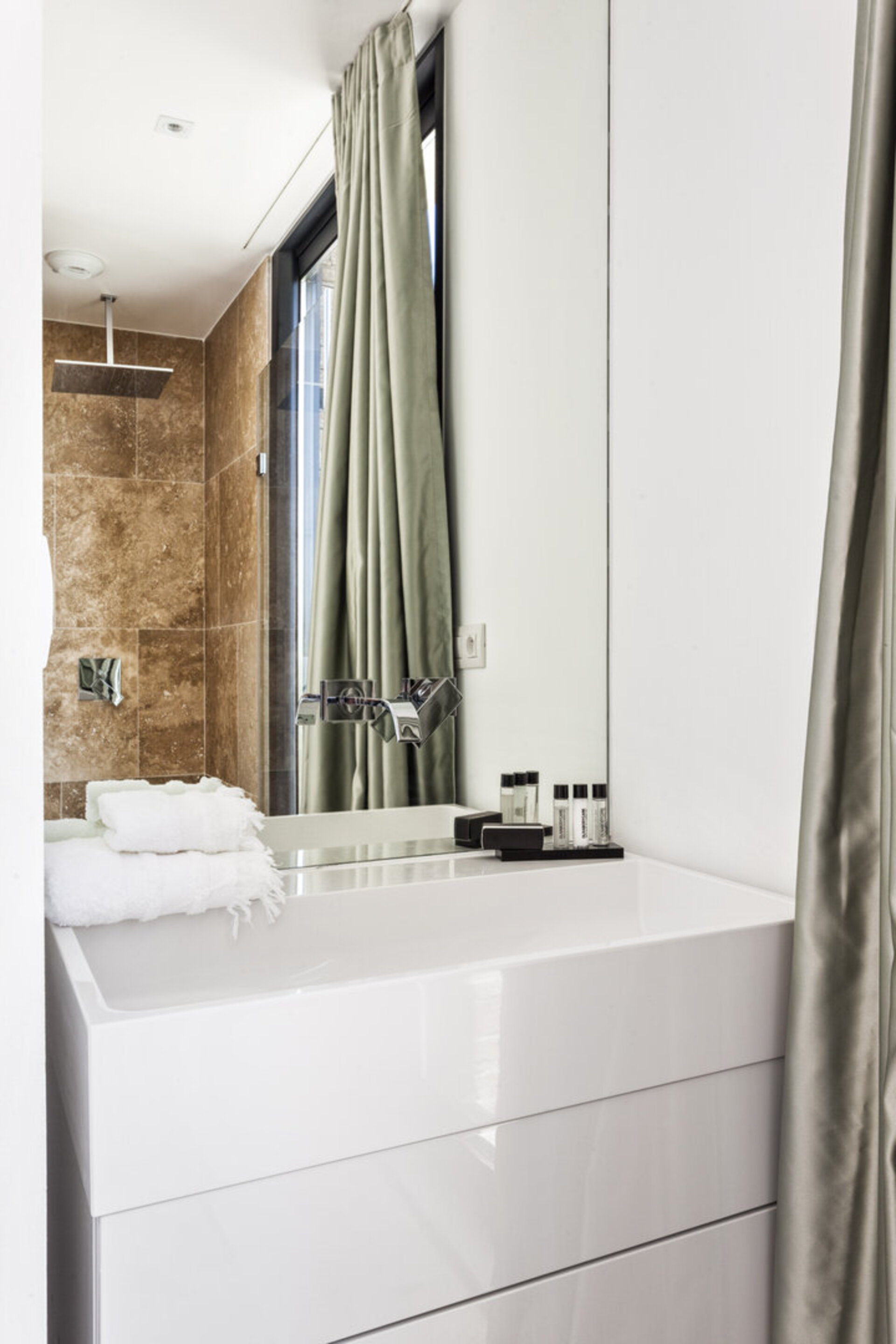 Seaside Bliss: Villa Colibri's Luxe Escape
