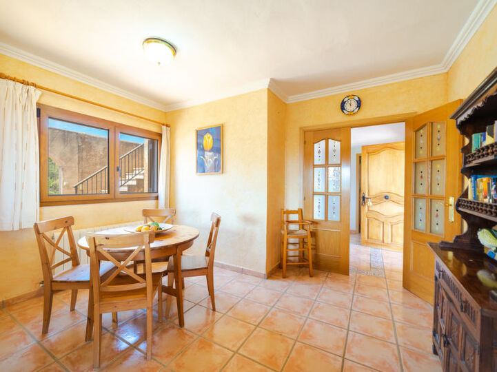 Unwind in Style - Elegant 5 Bedroom Villa,1658