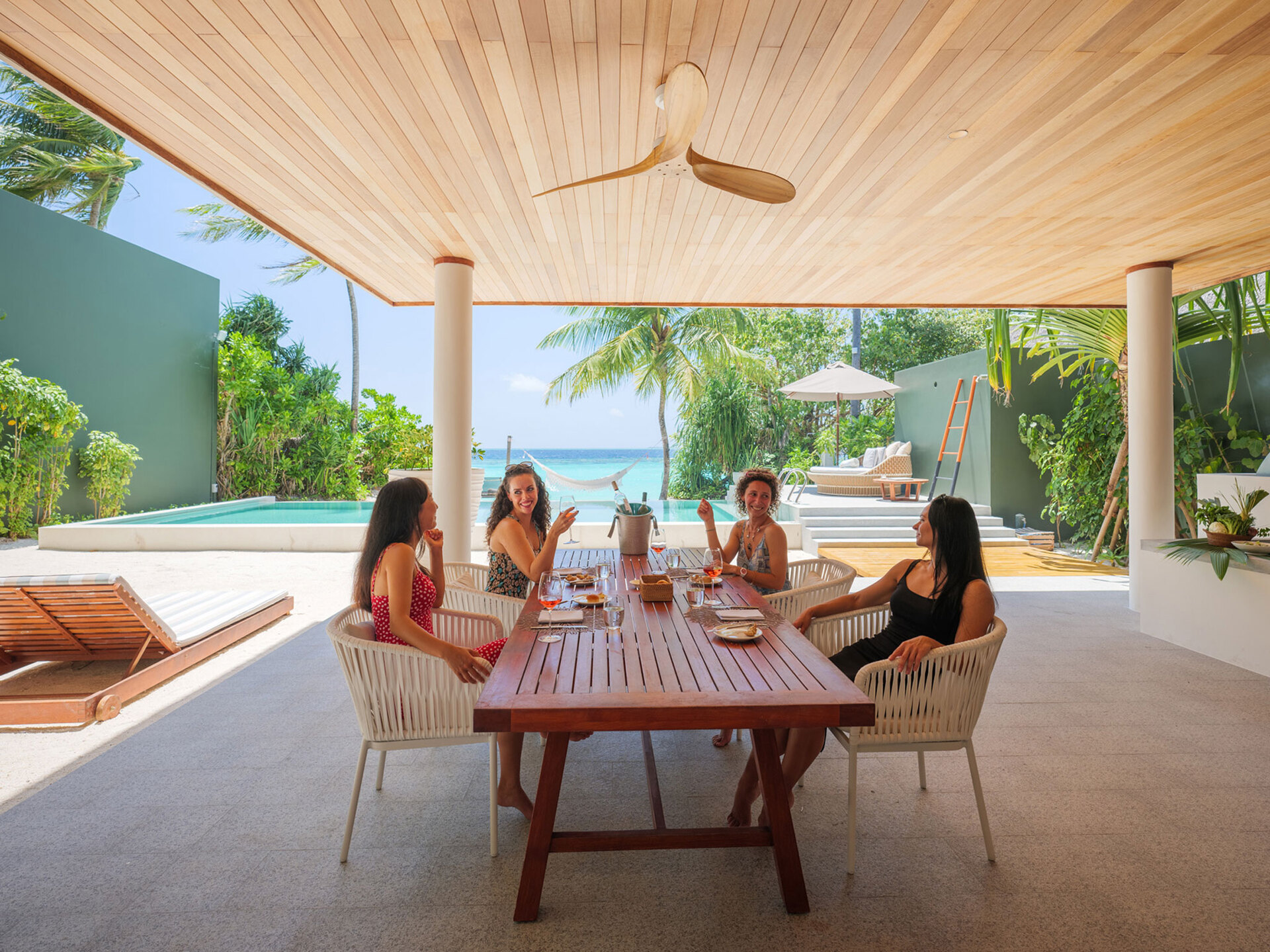 Seaside Serenity: 4 Bedroom Gem,1003