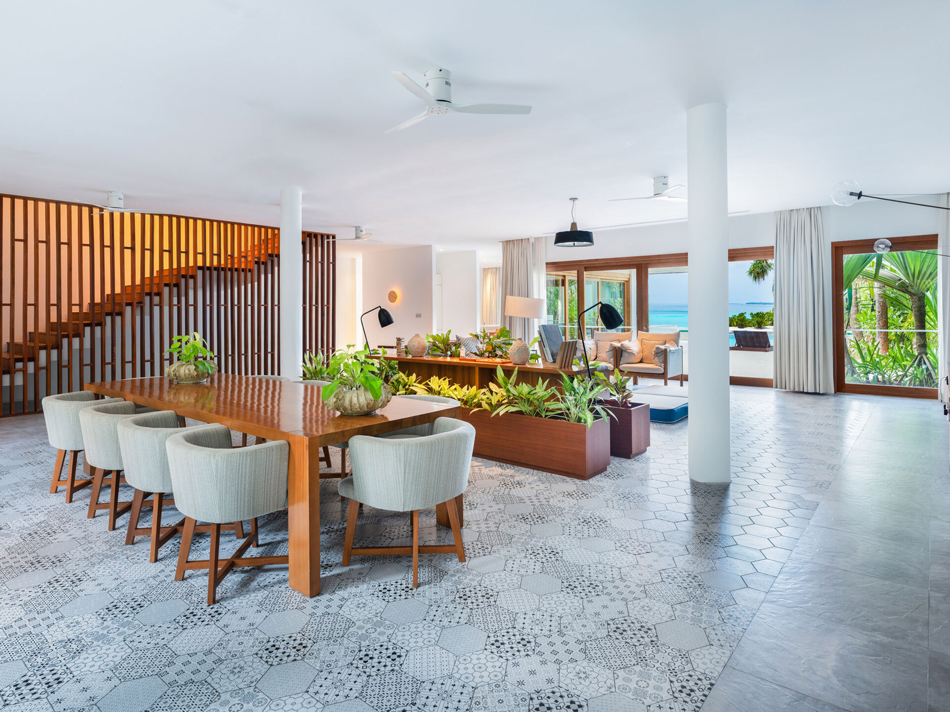 Tranquil Waterside Living: 4 Bedroom Gem,1005