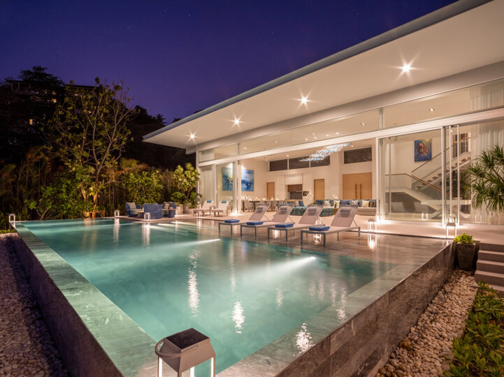 Villa Anda - Gleaming luxury