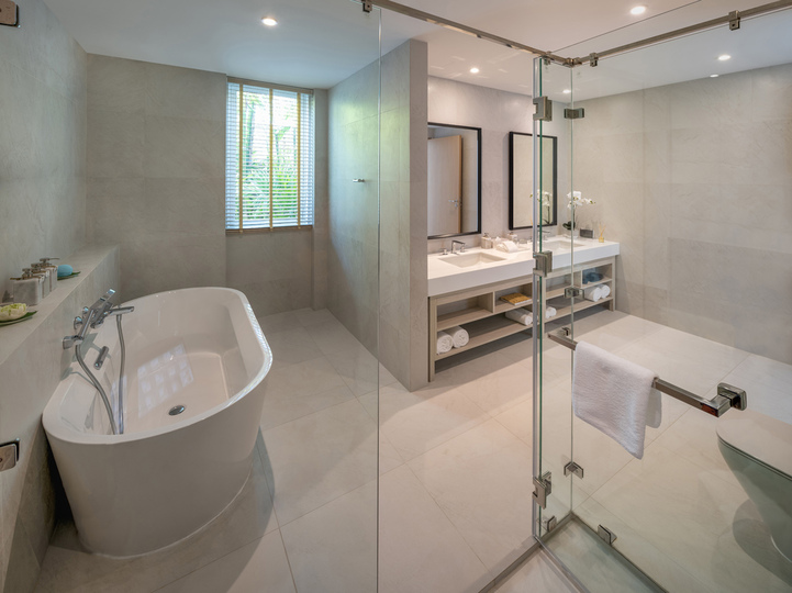 Villa Anda - Opulent ensuite bathroom