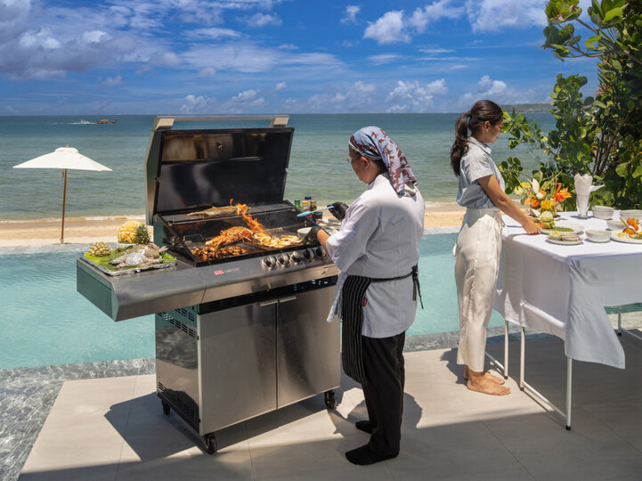 Villa Anda - Barbeque by the pool