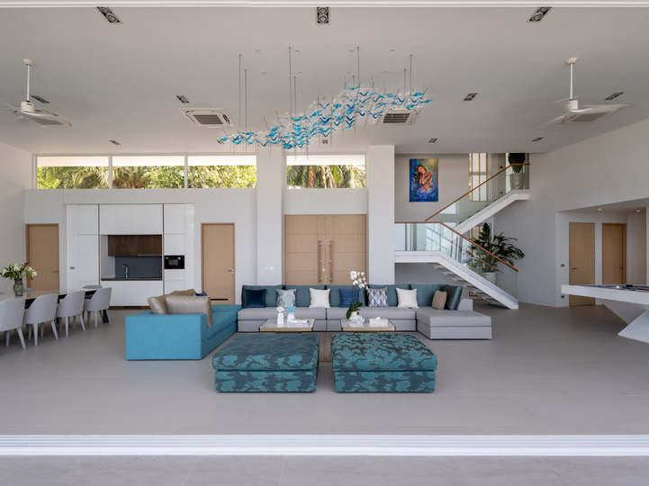 Villa Anda - Spacious living and dining area