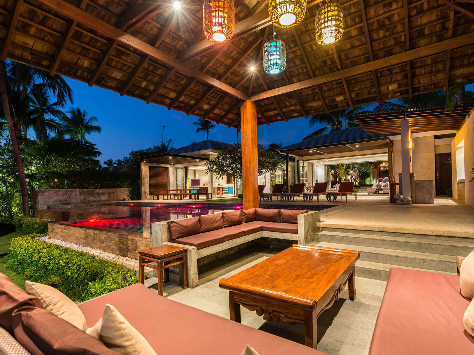 Inasia - Night lounging at the pool
