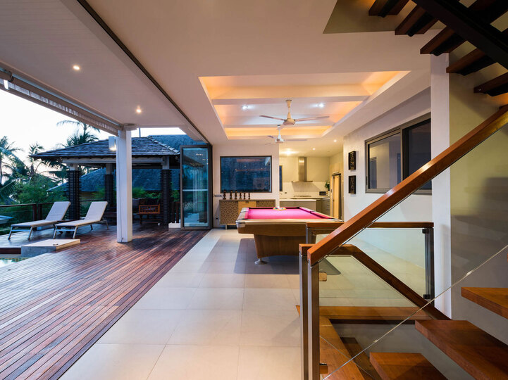 Inasia - Pool table