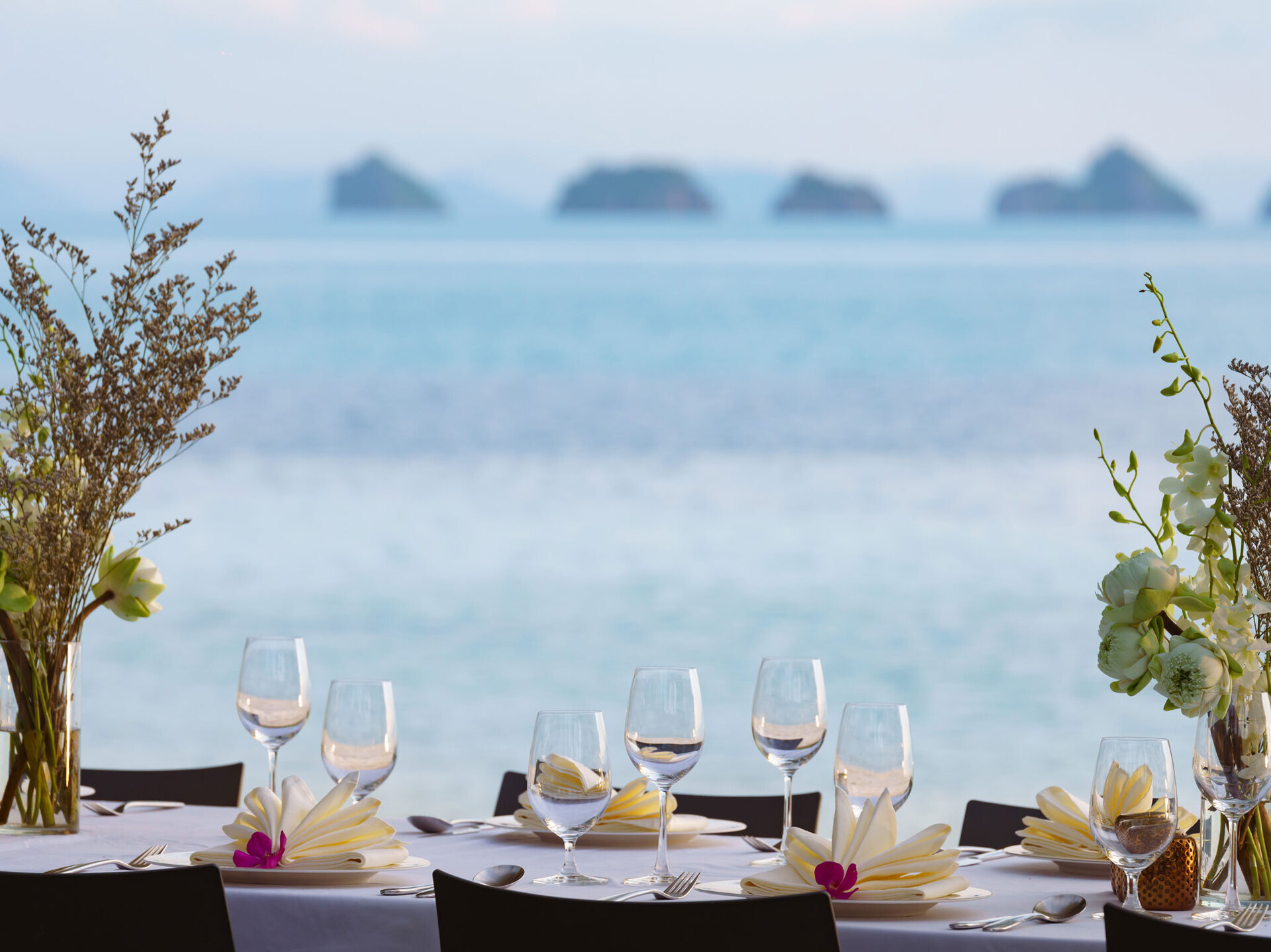 Inasia - Sumptous outdoor dining