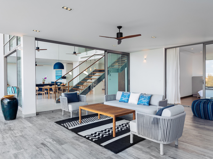 Malaiwana Duplex - Living area with dining view