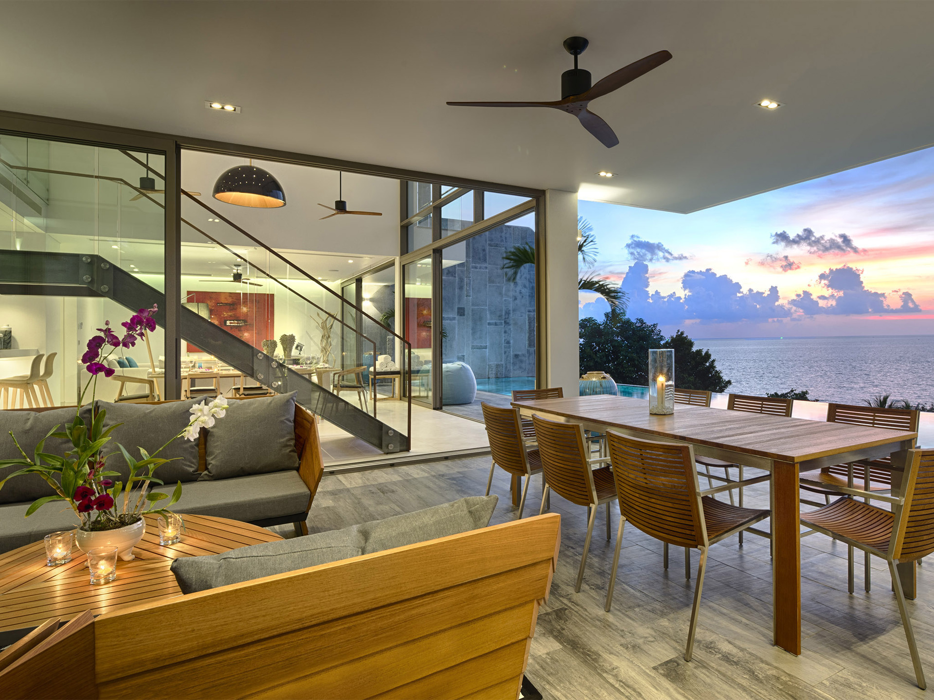 Malaiwana Duplex - Outside living and dining areas