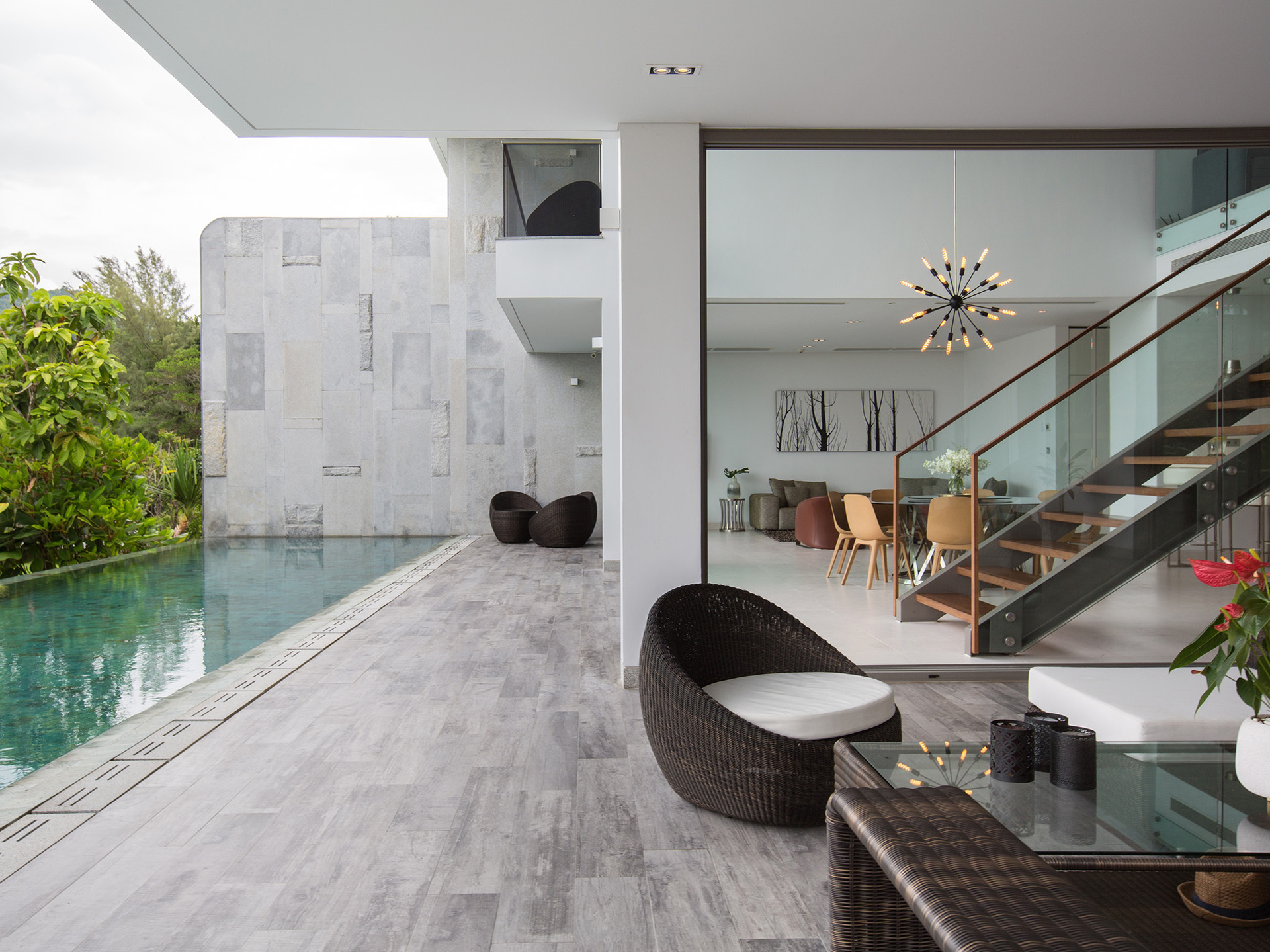Malaiwana Patio Duplex - Spacious pool deck and outdoor sala