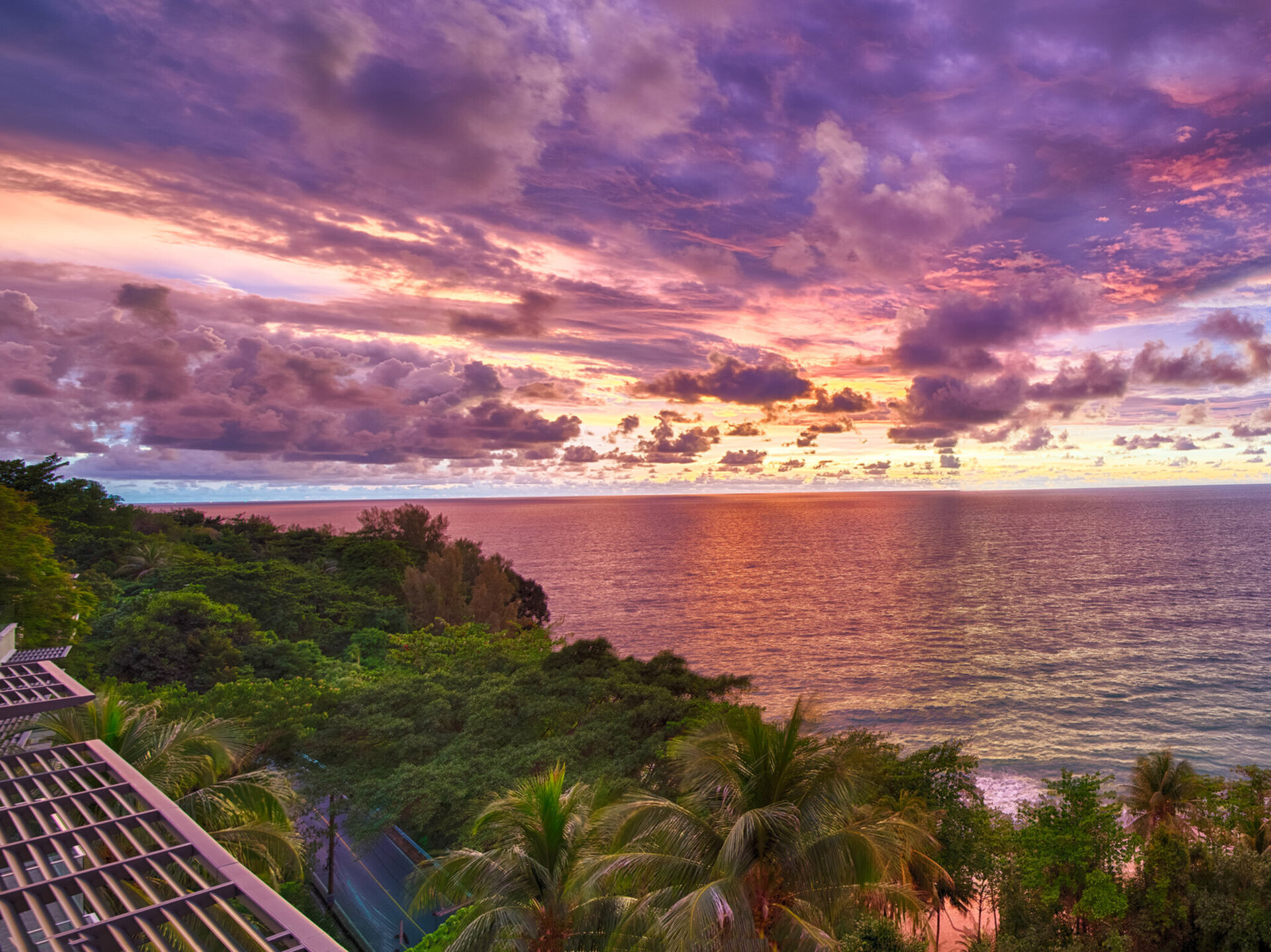 Malaiwana Patio Duplex - Captivating Andaman Sea at twighlight
