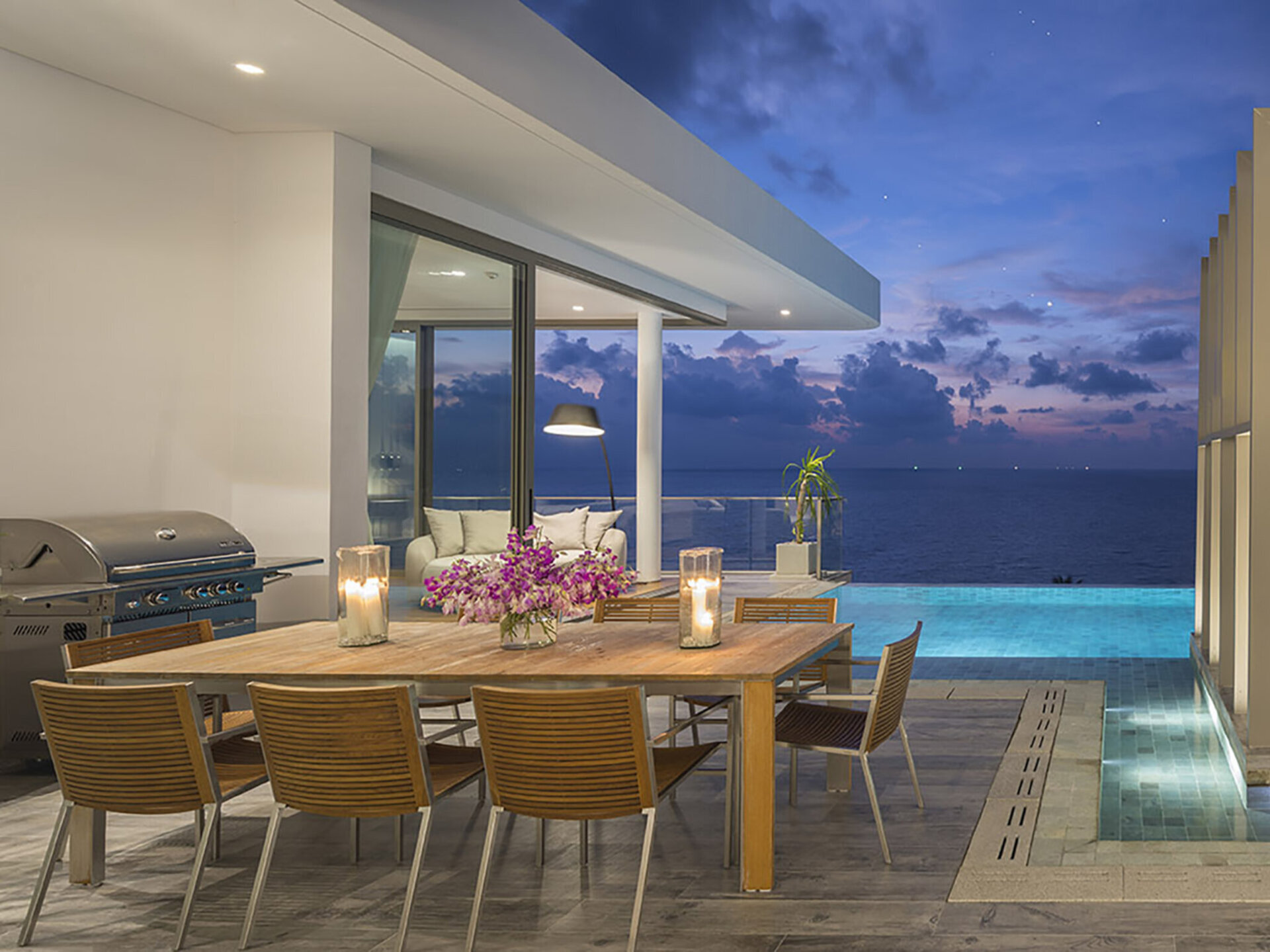 Malaiwana Penthouse - Outdoor area by night
