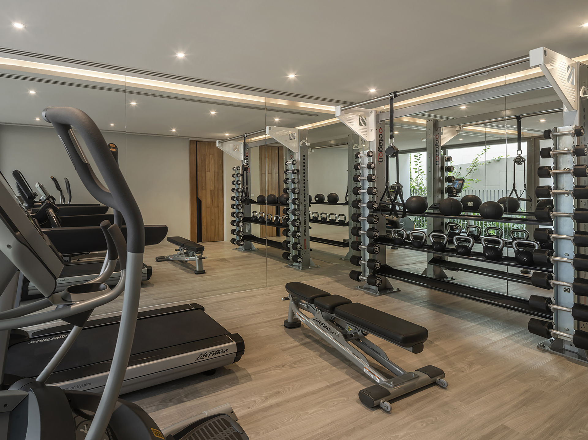 Veyla Natai Residences - Estate gym