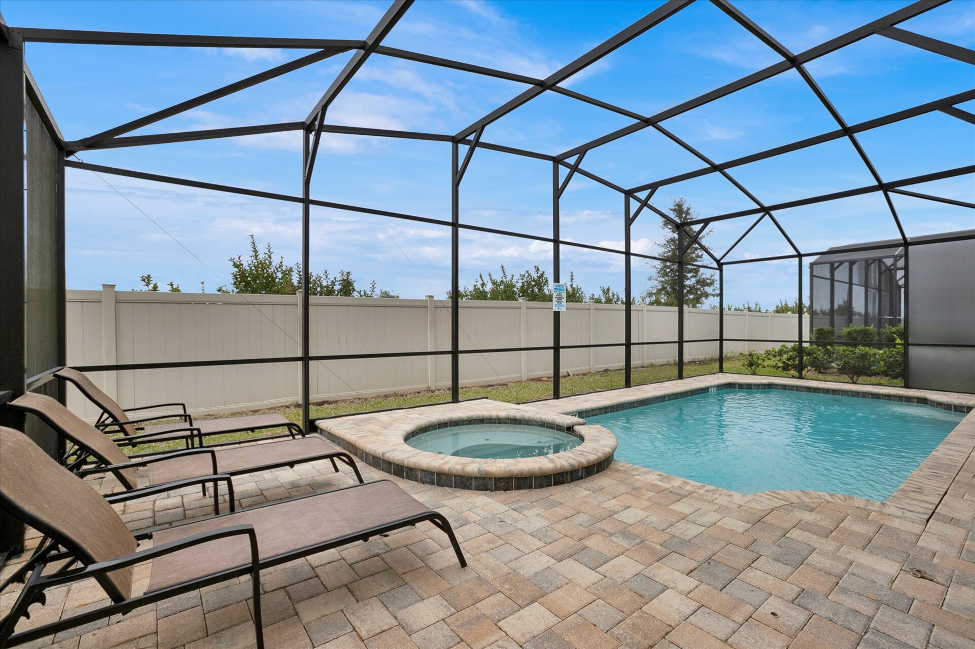 Spa/Pool (Angle)