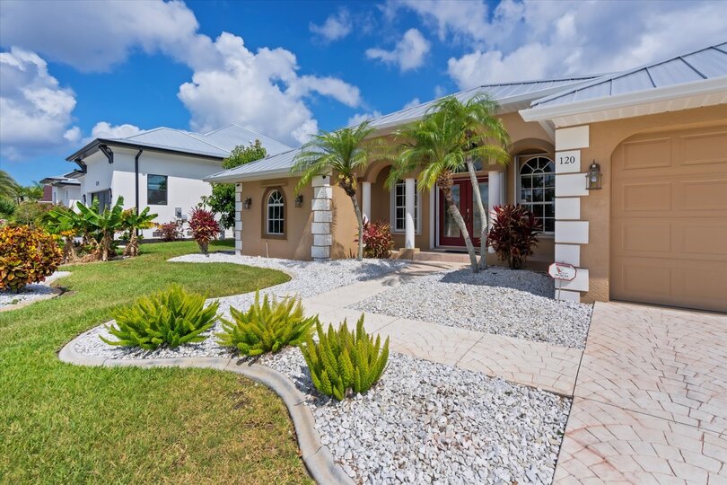 Beautiful Punta Gorda Isles cana home with private pool