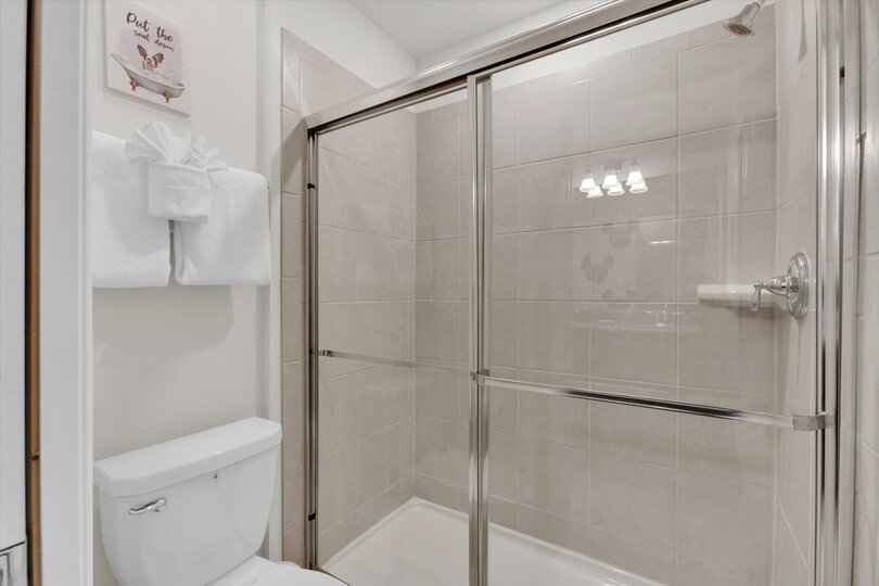 Jack N Jill Bathroom 4, Shower, Upstairs
(Shared By Minnie and SpongeBob SquarePants Bedrooms)