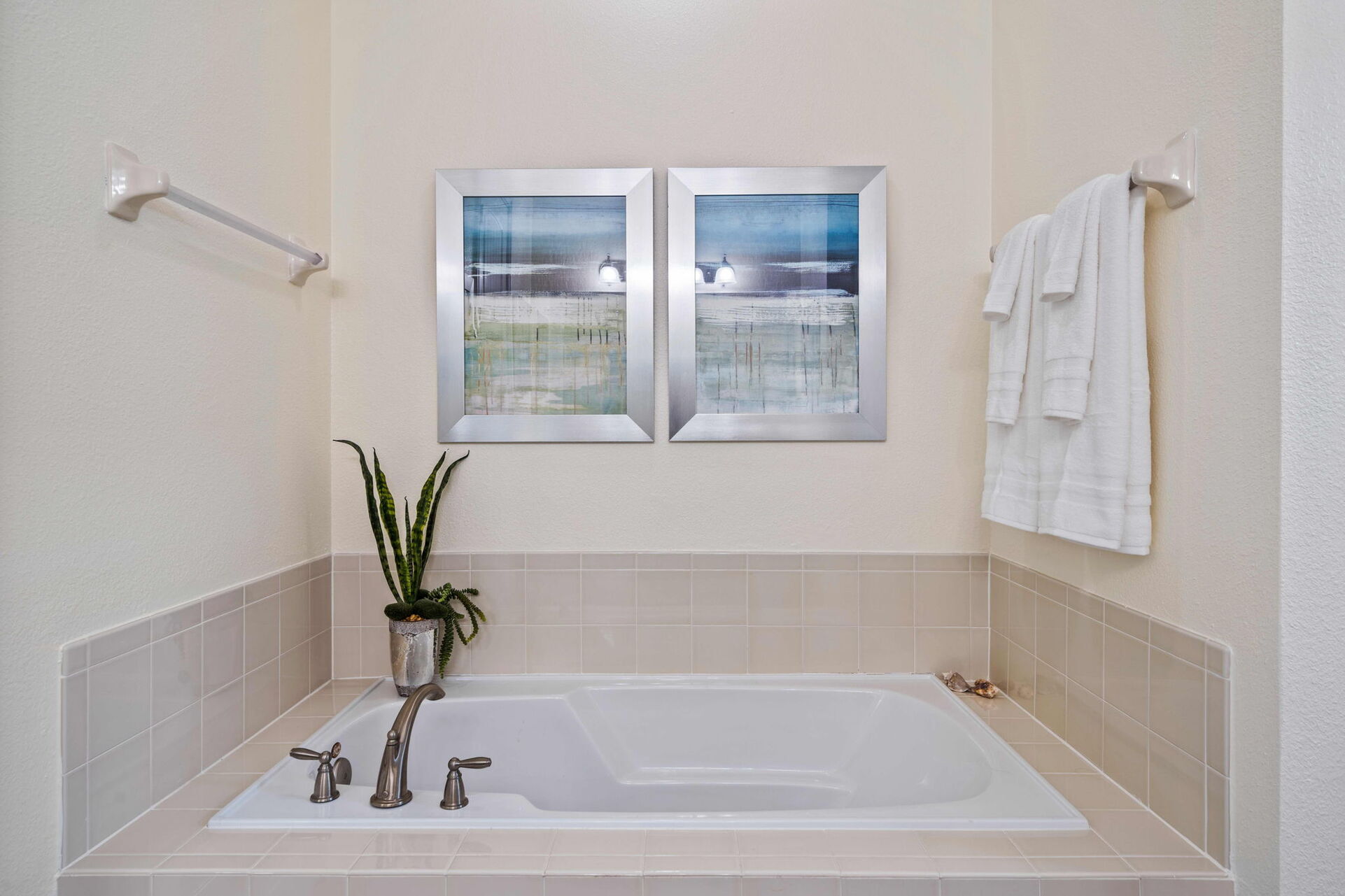 Experience Magic and Luxury Just Minutes from Disney