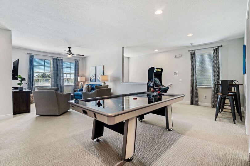 [amenities:air-hockey:2] Air Hockey