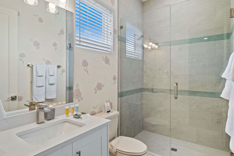 Embrace Comfort and Elegance in Your Dream Escape
