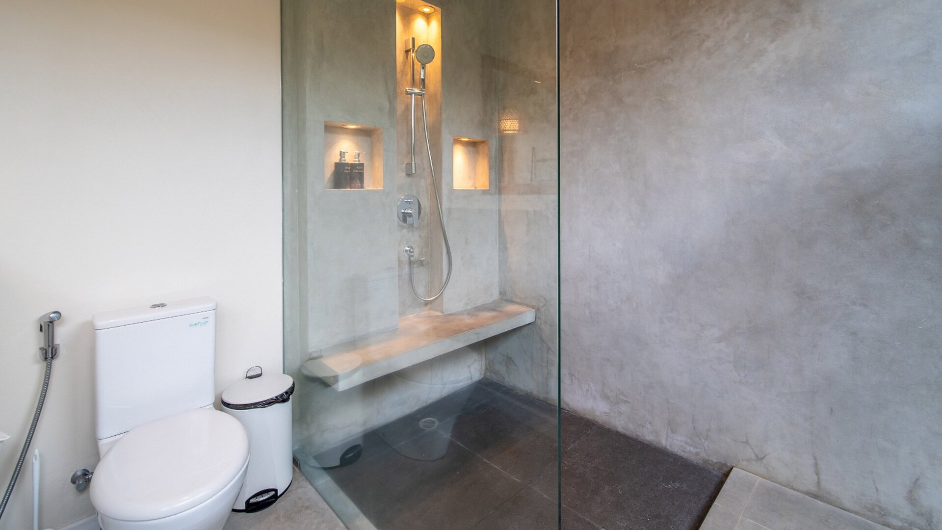 Luxury 6 Bedroom Villa in Seminyak, Bali Villa 2245