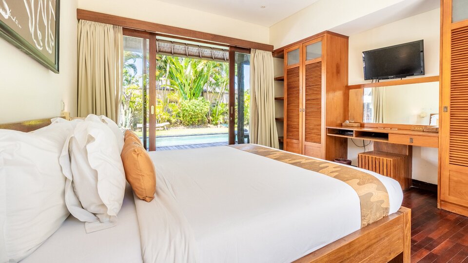 Rent Your Own 5 Star Private Villa in Seminyak at the Best Price, Bali Villa 2246