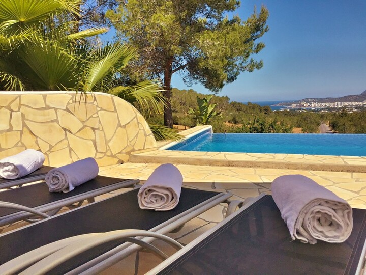 Stunning 5 Bedroom Villa, Ibiza Villa 1308