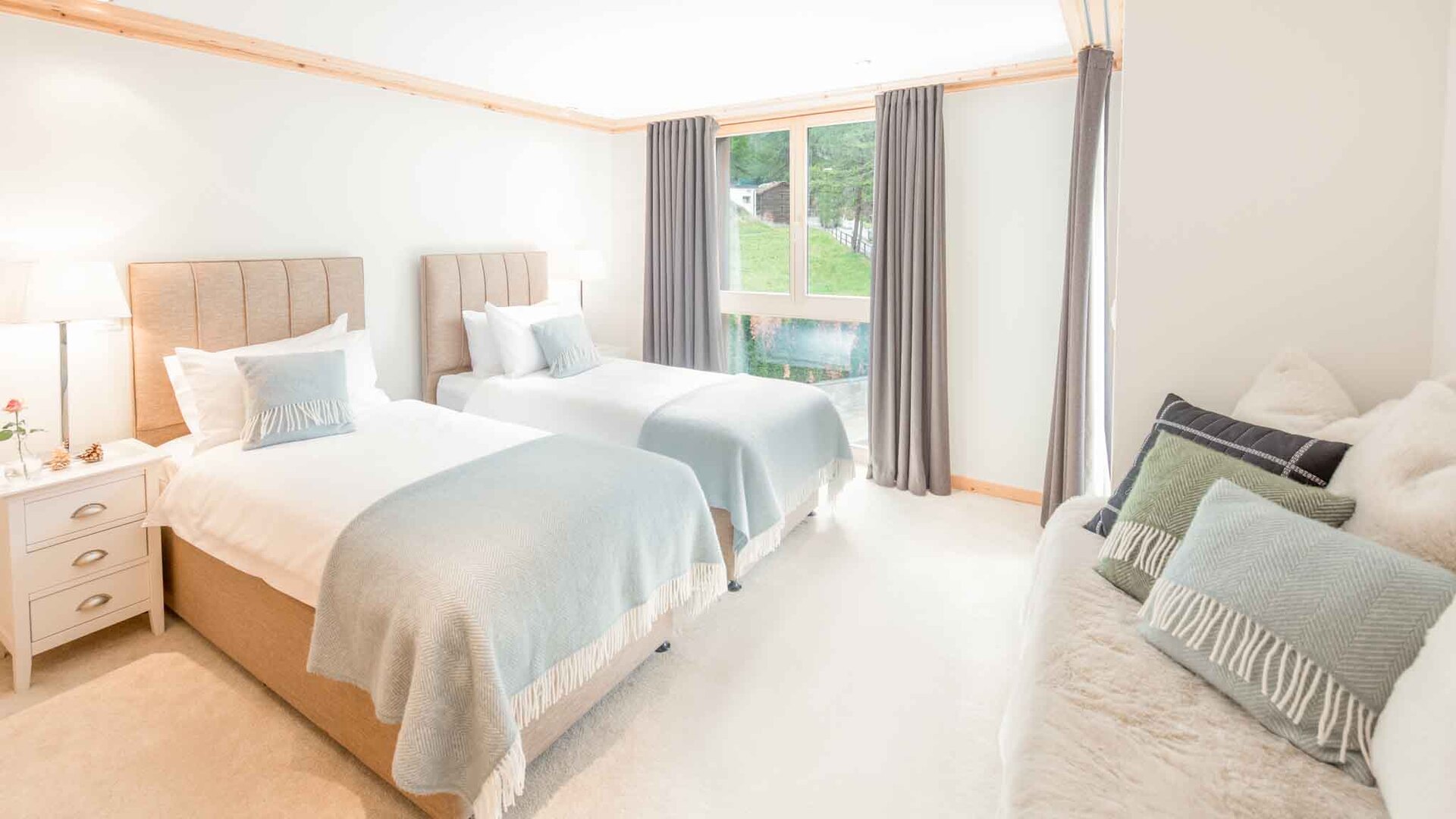 Elevate Your Escape to Luxurious Alpine Serenity, Valais Chalet 1389