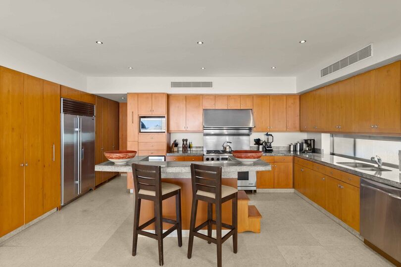 Your Dream Beachfront Villa Awaits, Cabo San Lucas Villa 1044