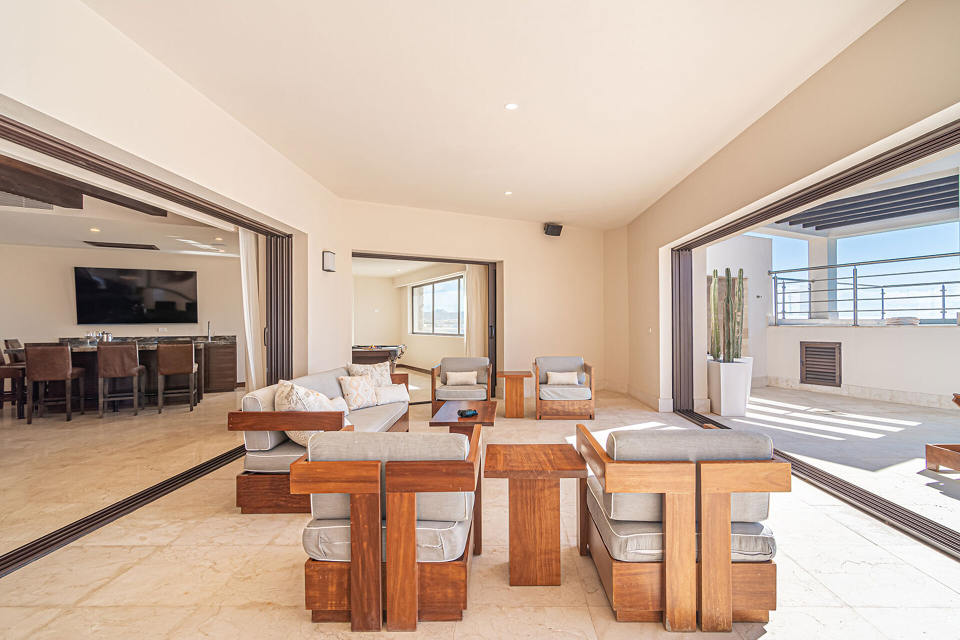 Luxurious Oasis with Breathtaking Pacific Views at Cabo San Lucas 1052