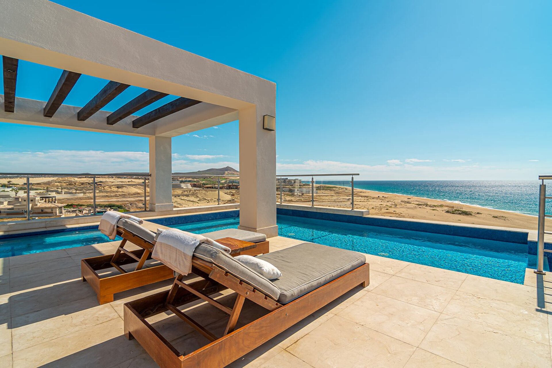 Luxurious Oasis with Breathtaking Pacific Views at Cabo San Lucas 1052