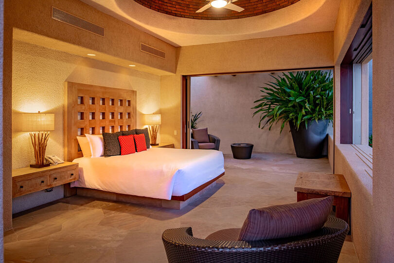 Ultimate Luxury and Unforgettable Views Await at Cabo San Lucas Villa 1053