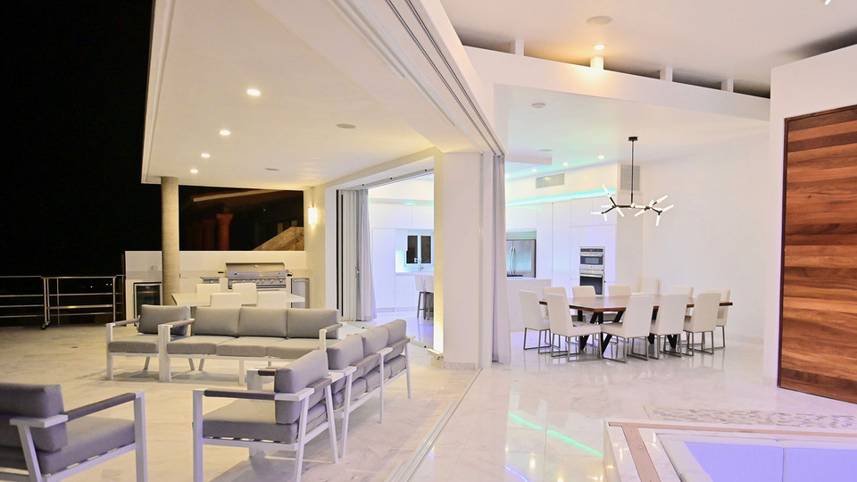 Indulge in Opulence at Cabo San Lucas Villa 1056 - Luxury Redefined