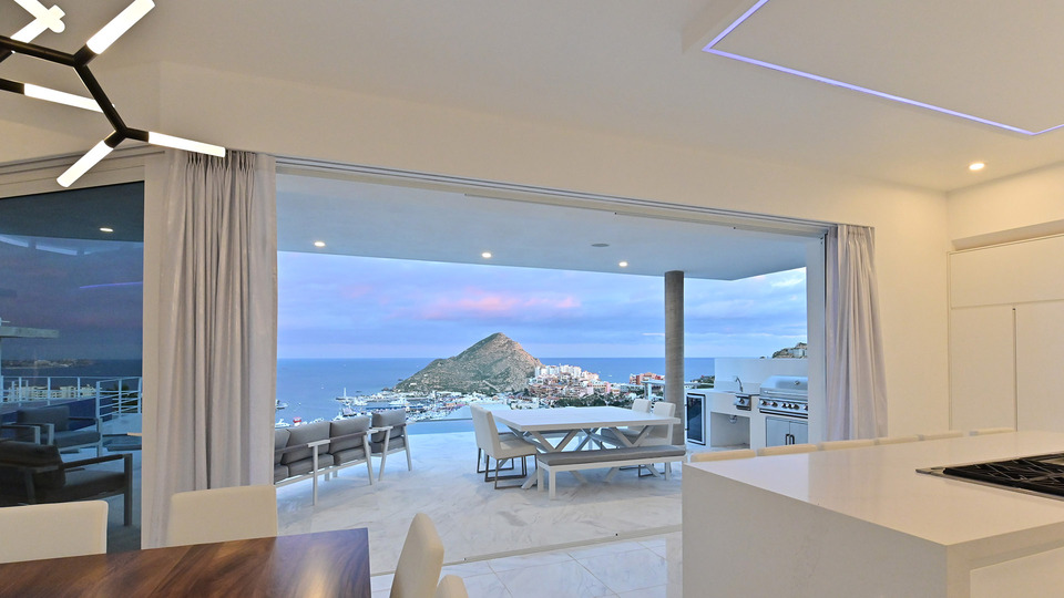 Indulge in Opulence at Cabo San Lucas Villa 1056 - Luxury Redefined