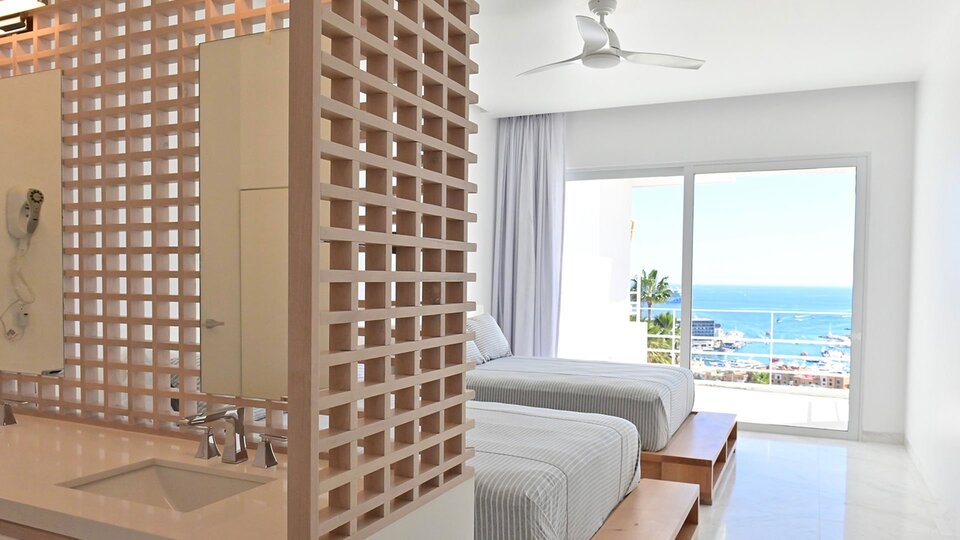 Indulge in Opulence at Cabo San Lucas Villa 1056 - Luxury Redefined