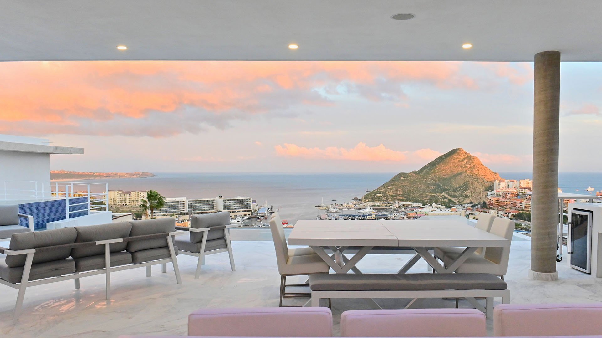 Indulge in Opulence at Cabo San Lucas Villa 1056 - Luxury Redefined