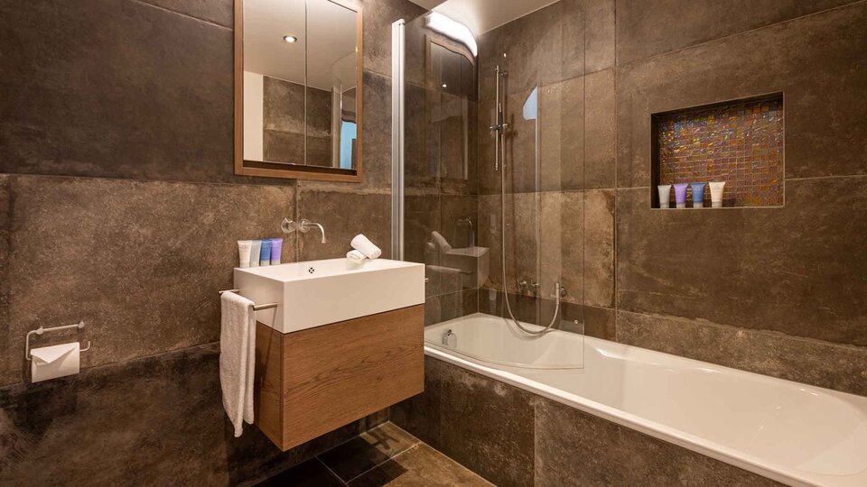 Experience Luxury with Mountain View, Valais Chalet 1395