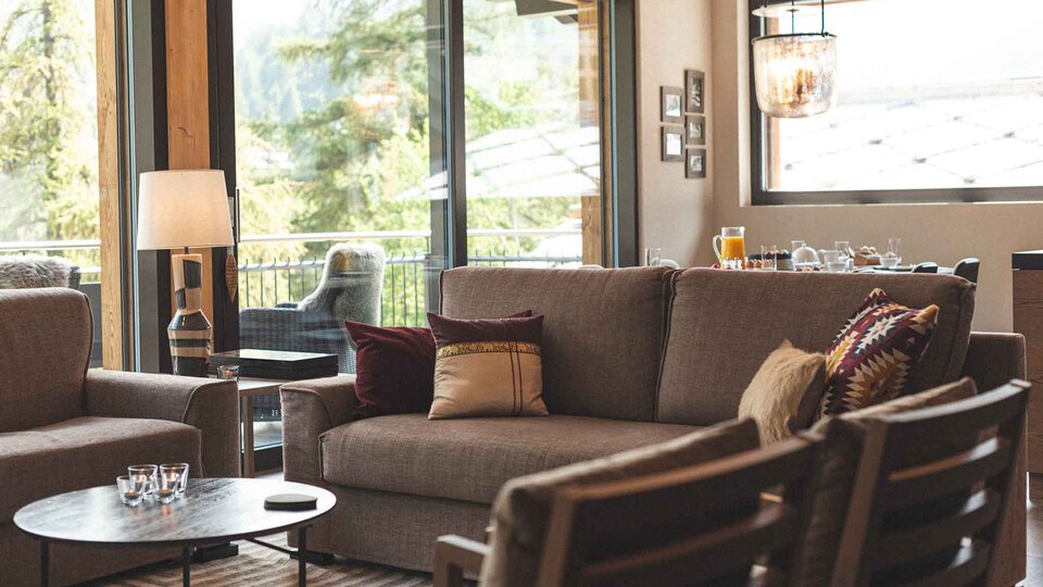 Experience Luxury with Mountain View, Valais Chalet 1395
