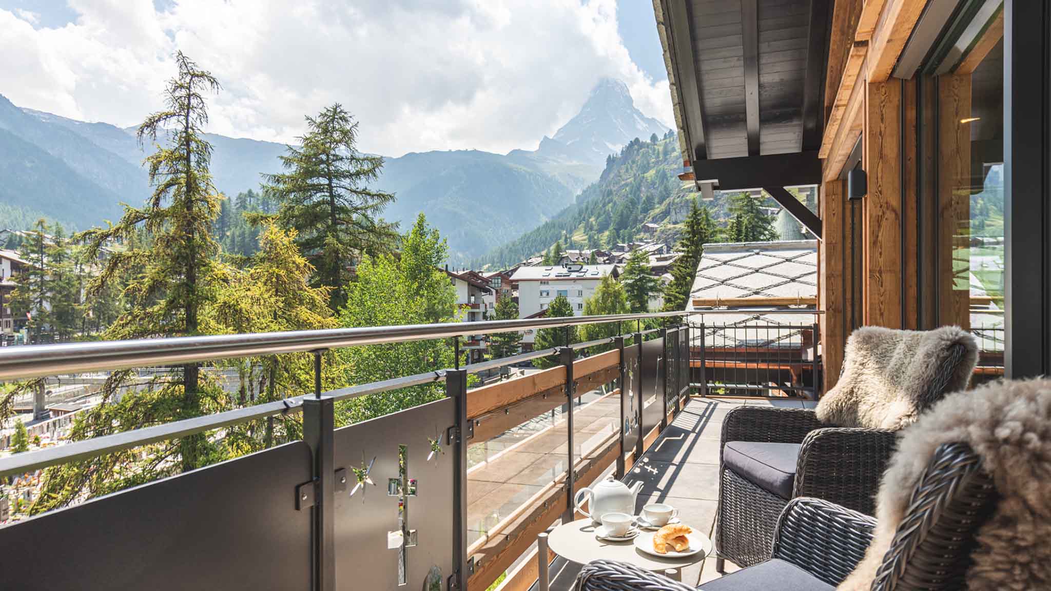 Experience Luxury with Mountain View, Valais Chalet 1395