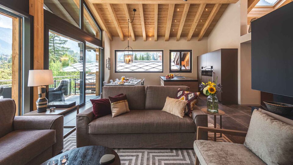 Experience Luxury with Mountain View, Valais Chalet 1395