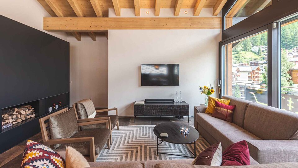 Experience Luxury with Mountain View, Valais Chalet 1395